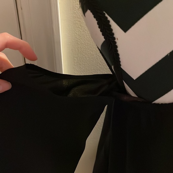 Womens G Shirt - Picture 3 of 5